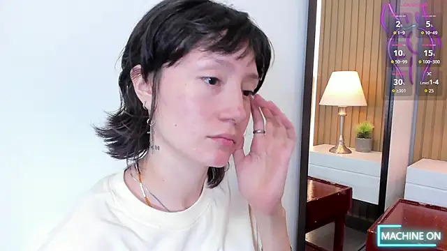 lizzy davis 1 online show from 12/05/25, 04:10