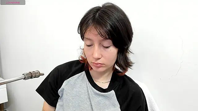 lizzy davis 1 online show from 02/01/26, 12:15