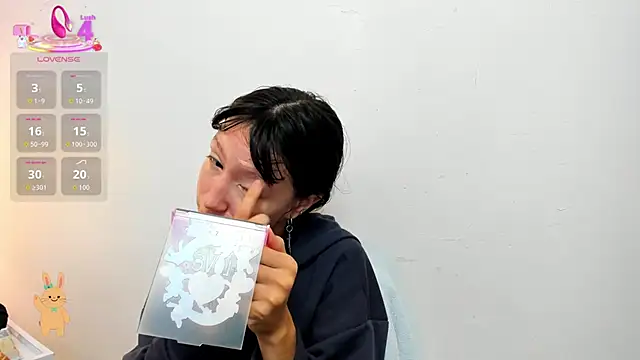 lizzy davis 1 online show from 04/23/26, 04:03