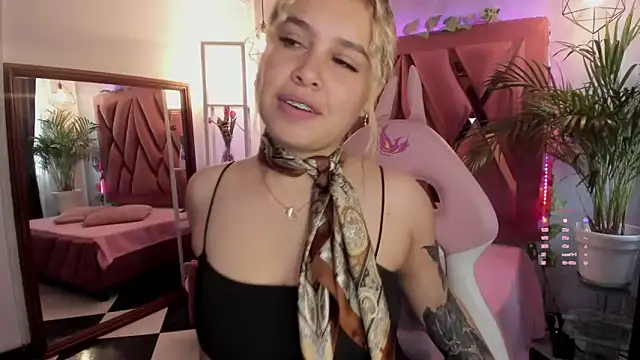 Haelycute online show from 02/09/25, 12:19