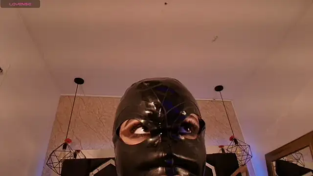 Haelycute online show from 10/18/25, 07:58