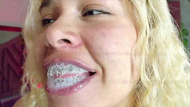 Haelycute online show from 02/28/26, 12:39