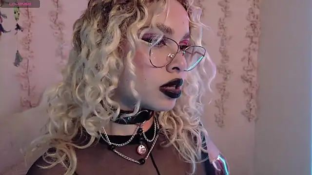 Haelycute online show from 04/23/26, 04:14