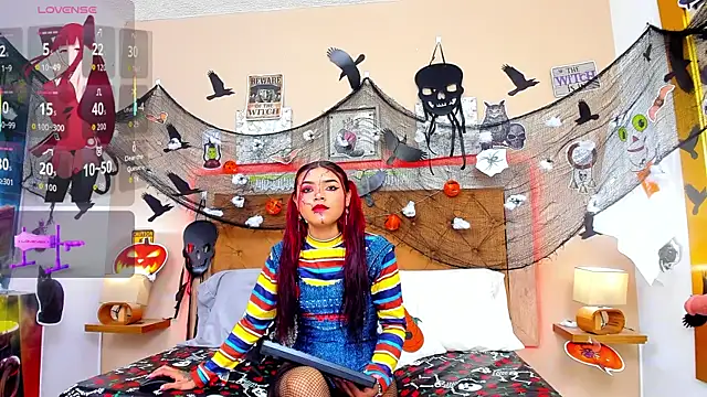 CristalLoren online show from 10/31/25, 05:58