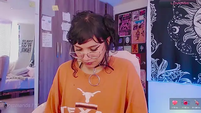 melissahowl online show from 09/23/25, 02:20