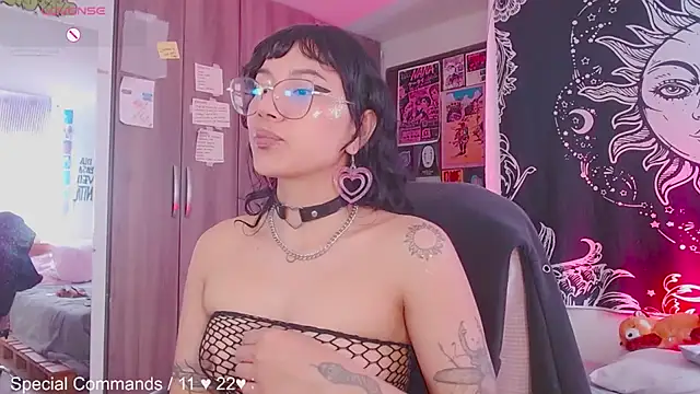 melissahowl online show from 11/10/25, 05:56