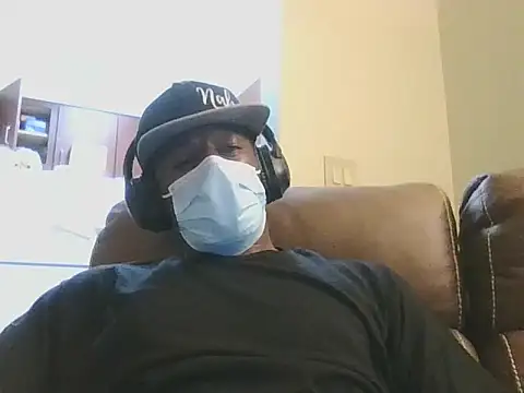 Snapshot of DreamvilleINC chatting on 09/28/25, 03:34 DreamvilleINC online show from 09/28/25, 03:34