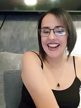 Snapshot of IsisBlake chatting on 02/08/25, 07:27 IsisBlake online show from 02/08/25, 07:27