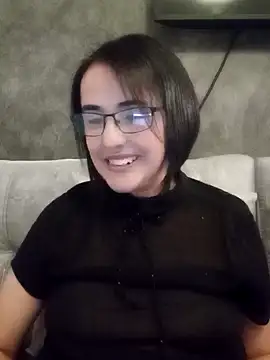 Snapshot of IsisBlake chatting on 02/09/25, 06:16 IsisBlake online show from 02/09/25, 06:16