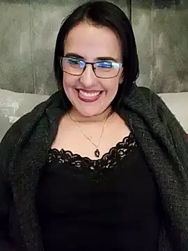 Snapshot of IsisBlake chatting on 02/11/25, 02:46 IsisBlake online show from 02/11/25, 02:46