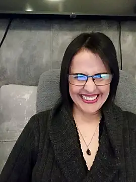 Snapshot of IsisBlake chatting on 02/15/25, 07:17 IsisBlake online show from 02/15/25, 07:17