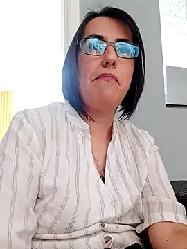 Snapshot of IsisBlake chatting on 02/21/25, 09:11 IsisBlake online show from 02/21/25, 09:11