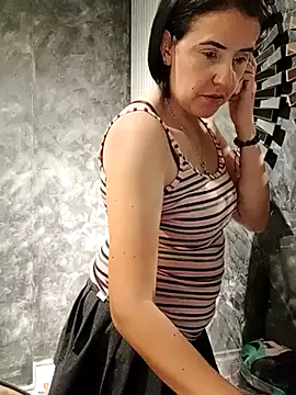 Snapshot of IsisBlake chatting on 02/23/25, 03:29 IsisBlake online show from 02/23/25, 03:29