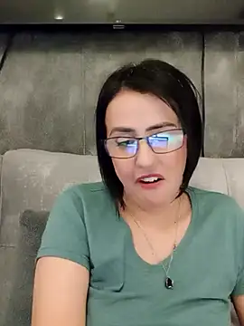 Snapshot of IsisBlake chatting on 02/27/25, 02:10 IsisBlake online show from 02/27/25, 02:10