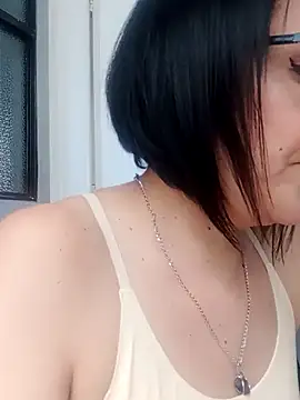 Snapshot of IsisBlake chatting on 03/03/25, 07:17 IsisBlake online show from 03/03/25, 07:17