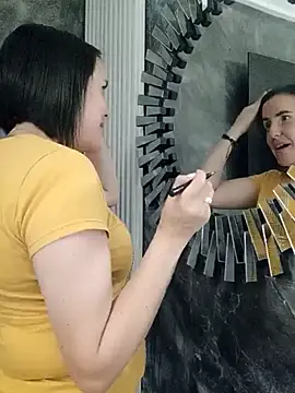 Snapshot of IsisBlake chatting on 03/04/25, 04:20 IsisBlake online show from 03/04/25, 04:20