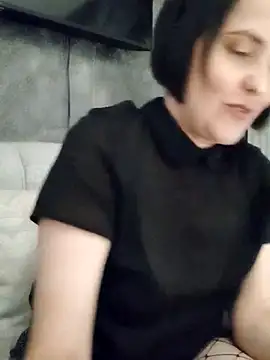 Snapshot of IsisBlake chatting on 03/13/25, 03:39 IsisBlake online show from 03/13/25, 03:39