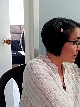 Snapshot of IsisBlake chatting on 03/15/25, 06:43 IsisBlake online show from 03/15/25, 06:43