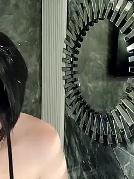 Snapshot of IsisBlake chatting on 03/17/25, 03:50 IsisBlake online show from 03/17/25, 03:50