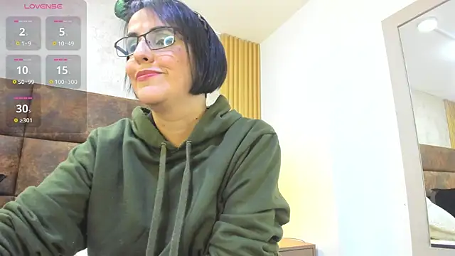 Snapshot of IsisBlake chatting on 03/17/25, 11:11 IsisBlake online show from 03/17/25, 11:11