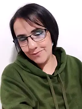 Snapshot of IsisBlake chatting on 03/18/25, 03:20 IsisBlake online show from 03/18/25, 03:20