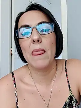 Snapshot of IsisBlake chatting on 03/22/25, 07:09 IsisBlake online show from 03/22/25, 07:09