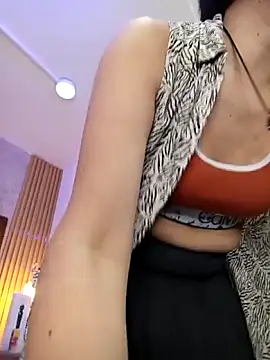 Snapshot of IsisBlake chatting on 09/28/25, 02:06 IsisBlake online show from 09/28/25, 02:06