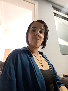 Snapshot of IsisBlake chatting on 10/05/25, 03:05 IsisBlake online show from 10/05/25, 03:05