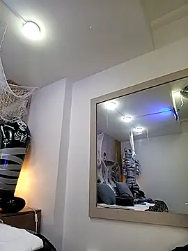 Snapshot of IsisBlake chatting on 10/31/25, 11:11 IsisBlake online show from 10/31/25, 11:11