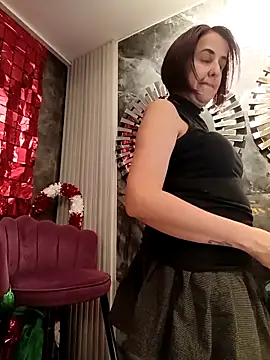 Snapshot of IsisBlake chatting on 11/30/25, 05:50 IsisBlake online show from 11/30/25, 05:50