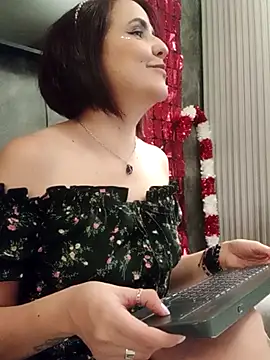 Snapshot of IsisBlake chatting on 12/04/25, 01:26 IsisBlake online show from 12/04/25, 01:26