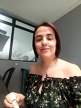 Snapshot of IsisBlake chatting on 12/15/25, 04:00 IsisBlake online show from 12/15/25, 04:00