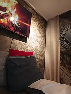 Snapshot of IsisBlake chatting on 02/28/26, 02:40 IsisBlake online show from 02/28/26, 02:40