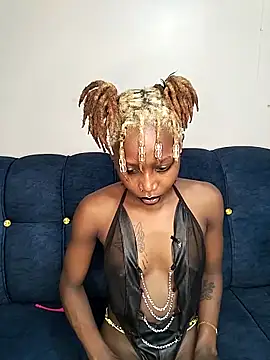 Snapshot of Sexyvyee_ chatting on 03/18/25, 06:37 Sexyvyee  online show from 03/18/25, 06:37