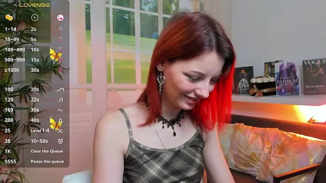 pretty little thing online show from 02/15/25, 01:53