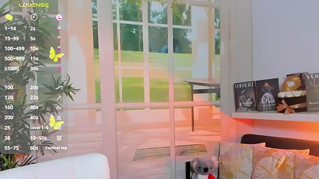 pretty little thing online show from 03/11/25, 01:05