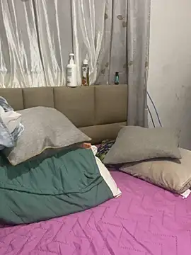 lilybaudyn  online show from 04/23/26, 07:52