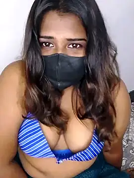 Snapshot of Sexy--queen1 chatting on 03/03/25, 04:35 Sexy--queen1 online show from 03/03/25, 04:35