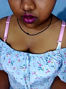 Snapshot of Sexy--queen1 chatting on 09/08/25, 03:11 Sexy--queen1 online show from 09/08/25, 03:11