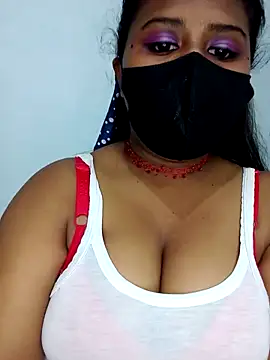 Snapshot of Sexy--queen1 chatting on 09/26/25, 11:36 Sexy--queen1 online show from 09/26/25, 11:36