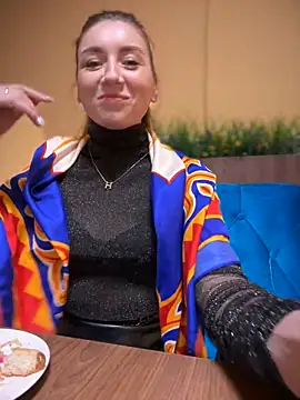 Snapshot of Crazy-Rosa chatting on 12/25/24, 02:45 Crazy-Rosa online show from 12/25/24, 02:45