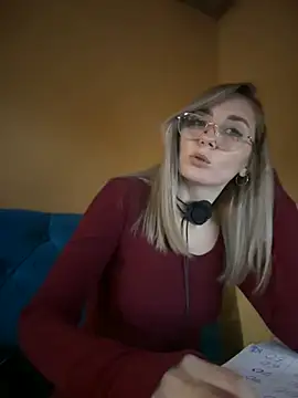 Snapshot of Crazy-Rosa chatting on 01/21/25, 02:48 Crazy-Rosa online show from 01/21/25, 02:48