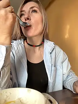 Snapshot of Crazy-Rosa chatting on 02/02/25, 05:10 Crazy-Rosa online show from 02/02/25, 05:10