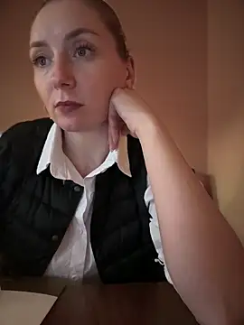 Snapshot of Crazy-Rosa chatting on 03/12/25, 05:07 Crazy-Rosa online show from 03/12/25, 05:07