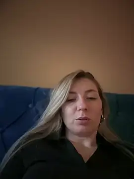 Snapshot of Crazy-Rosa chatting on 03/15/25, 06:10 Crazy-Rosa online show from 03/15/25, 06:10