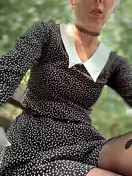 Snapshot of Crazy-Rosa chatting on 09/11/25, 06:35 Crazy-Rosa online show from 09/11/25, 06:35