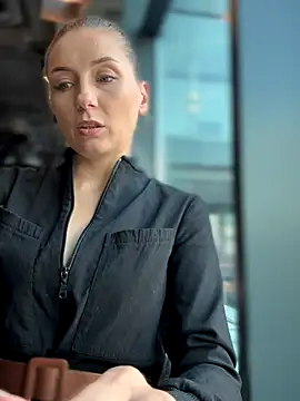 Snapshot of Crazy-Rosa chatting on 10/30/25, 09:33 Crazy-Rosa online show from 10/30/25, 09:33