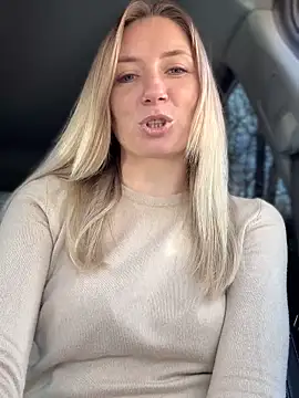 Snapshot of Crazy-Rosa chatting on 11/12/25, 08:37 Crazy-Rosa online show from 11/12/25, 08:37