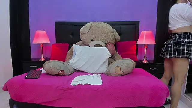 MaduraLuciana online show from 02/02/25, 02:34