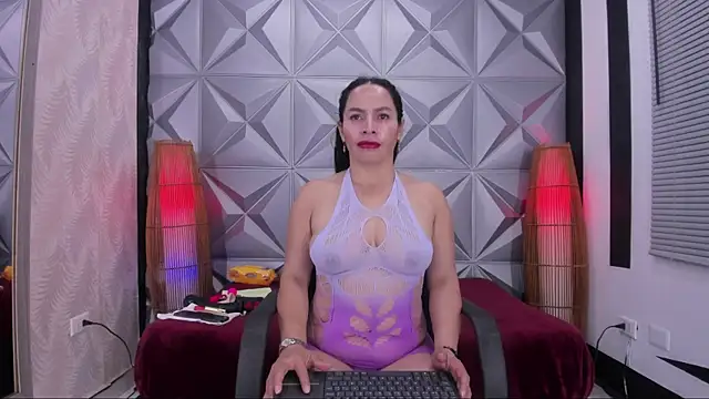 MaduraLuciana online show from 02/26/25, 10:58